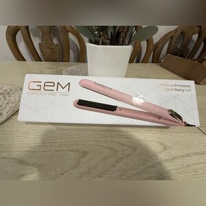 GEM Pink Hair Straightener